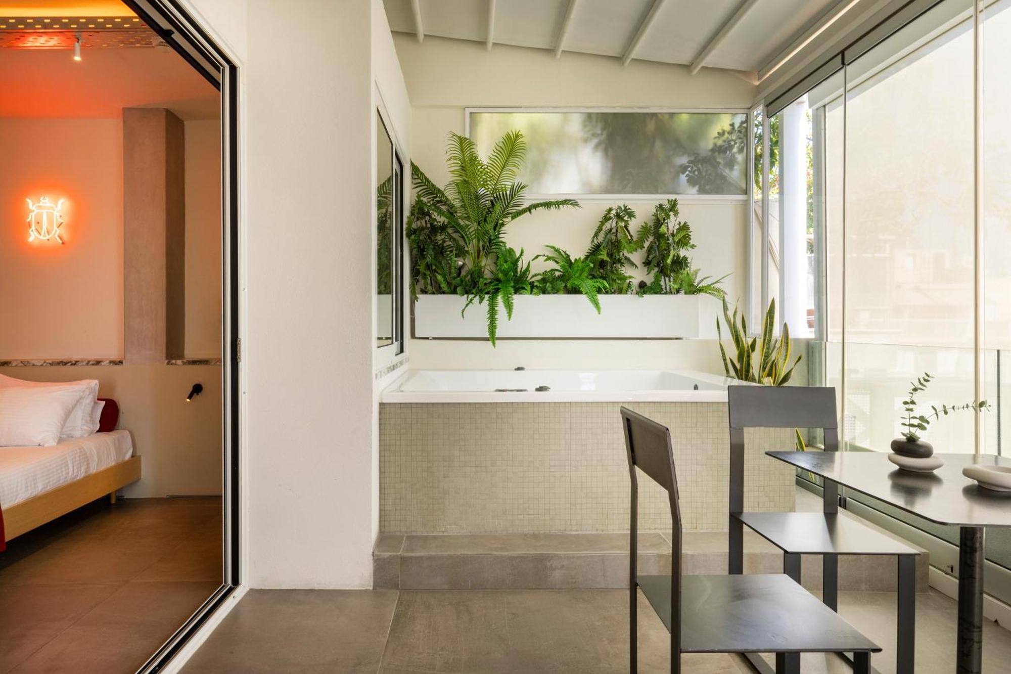 Penthouse Suite Hot Tub