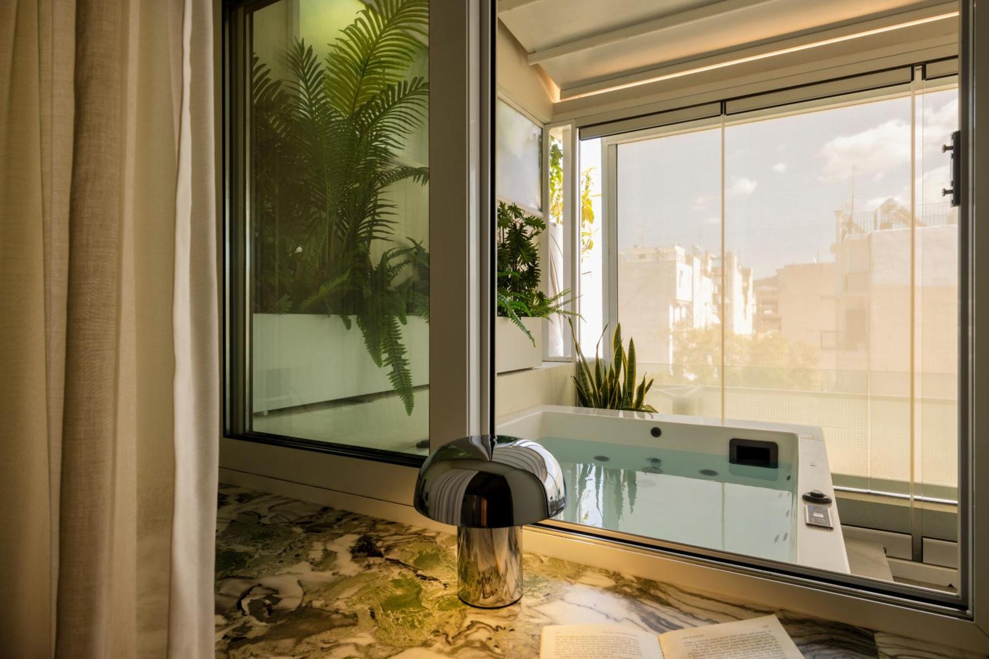 Penthouse Suite Hot Tub